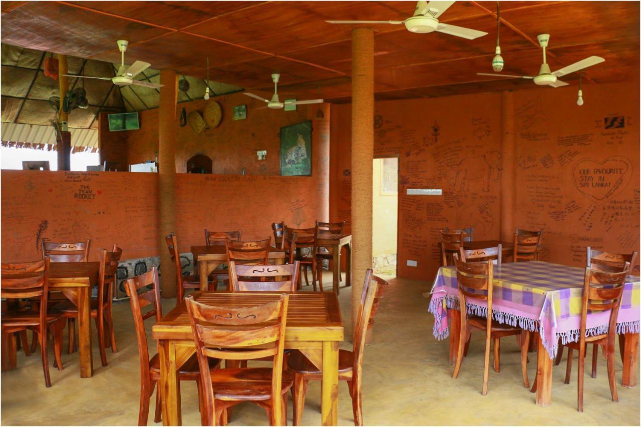 Yala Peace Cottages 티사마하라마 외부 사진
