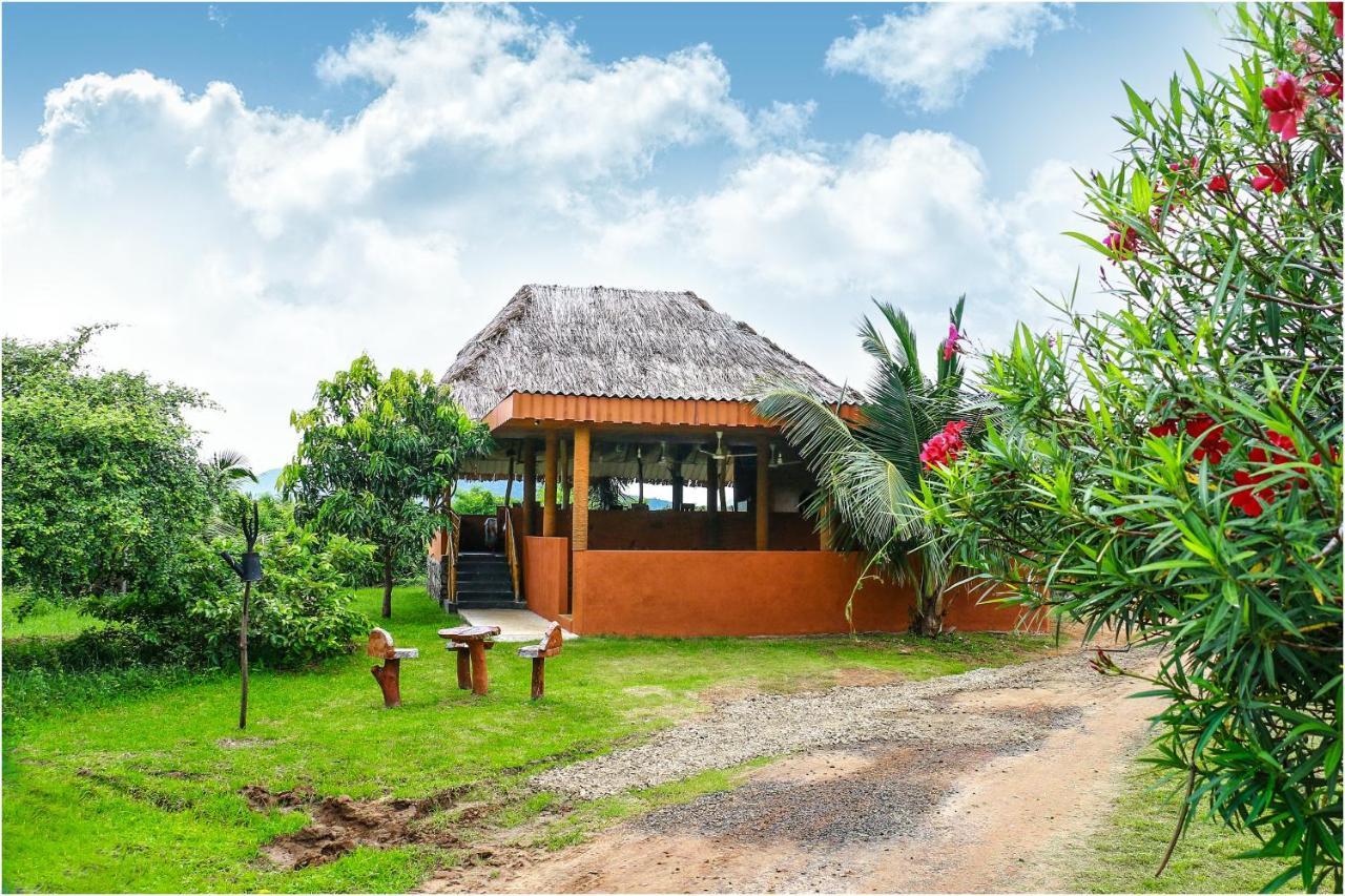 Yala Peace Cottages 티사마하라마 외부 사진